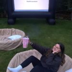 Alanis Desilets Instagram - TEL QUE VU DANS… où sont mes amoureux de cinéma et de télé? 🤪 @mcdonaldscanada célèbre toutes les fois où McDo a fait son apparition dans nos écrans. Une bonne raison pour appeler ta gang et vous faire un cinoche-McDo. 🤝🏻🍔 #pub #équipemcdo