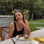 Alanis Desilets Instagram - J'ai pacté les p'tits et je suis partie à la recherche des produits sans nom / Simple et vérifié dispos chez @provigoqc. Ce sont des produits avec un emballage modeste, mais qui ne néglige pas la qualité pour autant. Ce qui te permet d'avoir des aliments délicieux pour pas trop cher - on aime quoi?! En + l'indication Simple et Vérifié sur les emballages te confirme que les aliments sont de bons choix parce qu'ils ne contiennent pas 10 ingrédients indésirables. Voici mes petites trouvailles! #sansnom #SimpleetVérifié