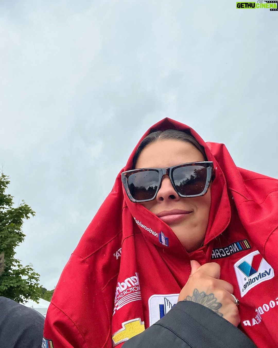 Alanis Desilets Instagram - LASSO recap ou bien les seules photos que j'ai pris (majoritairement une réponse à la question "T ou") 🌧️🥱🤠😼