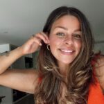 Alanis Desilets Instagram - 27🤎💫 Reconnaissante de tout & pour tout le monde avec qui j'ai la chance de partager cette vie. Une autre année à poursuivre mon rêve d'être chanteuse internationale. 🎙️