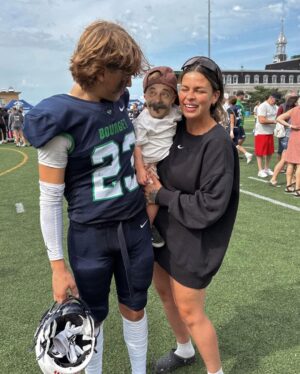 Alanis Desilets Instagram - Réussir à squizzer la game de mon tout "p'tit" dans notre long week-end. >>> 

Fan de toi pour tjrs. @andrew___447 🤎🤝🏻