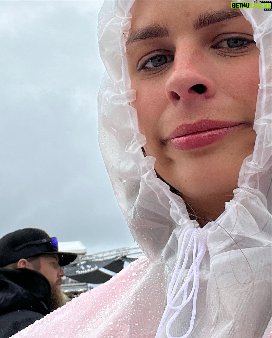 Alanis Desilets Instagram - LASSO recap ou bien les seules photos que j'ai pris (majoritairement une réponse à la question "T ou") 🌧️🥱🤠😼