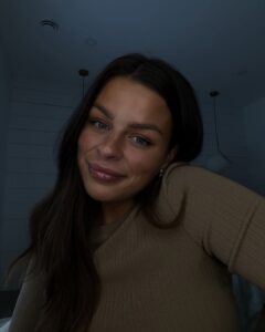 Alanis Desilets Instagram - Les ego-portraits s'font aller de stemps-là😛!!!!!