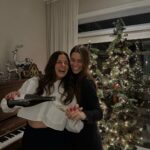Alanis Desilets Instagram - Friendships that feel like soulmates. 🤎