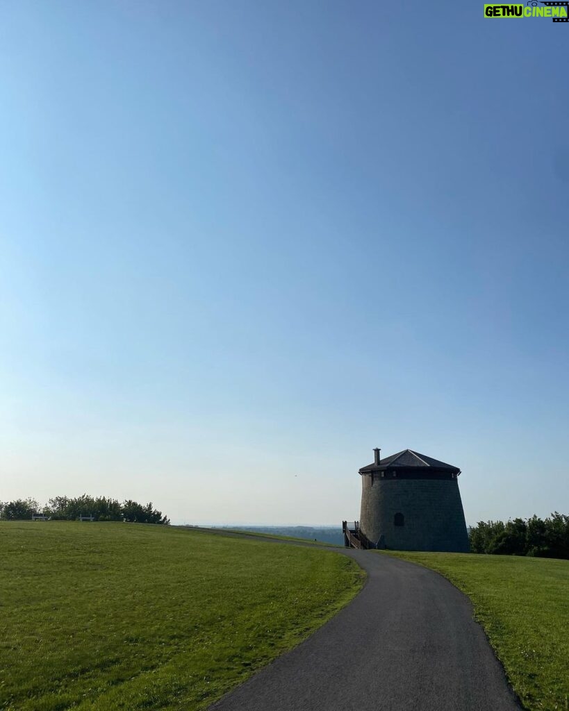 Alanis Desilets Instagram - Presqu'un DNF pour mon deuxième 10km, mais on l'a eu 🥵 Quebec, Quebec