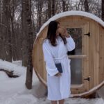 Alanis Desilets Instagram - Self-care day avec Lait Corporel Nourissant Soin Complet 5-en-1 de @niveacanada 💙 On dit quil est 5 en 1 justement parce que : 1. 48h d'hydratation profonde 2. Soulagement de la peau sèche après une application s.Nouruintensement 4. Non gras 5. Peau lisse et d'apparence saine