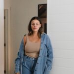 Alanis Desilets Instagram - Quel est ton look pref?👗 @reitmans m'ont mis au défi de me créer 5 looks à partir des R Essentials qui sont en fait, les basics chez Reitmans et qui te permettent de te créer des looks à l'infini à partir de beaux basics confortables.