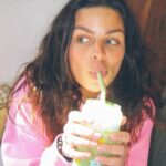 Alanis Desilets Instagram - Ça trippe sur le matcha de c'temps-là! 🩷 @lajasette.co 📸 @juliettebellefleur