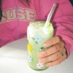 Alanis Desilets Instagram - Ça trippe sur le matcha de c'temps-là! 🩷 @lajasette.co 📸 @juliettebellefleur