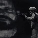 Aldri Anunciação Instagram - 🎭 O teatro é o lugar onde nossa humanidade é exercitada, tanto pelo público quanto pelos atores. No palco, temos a oportunidade de experimentar falhas e acertos em uma imitação verdadeira da vida. No espetáculo "O CAMPO DE BATALHA", exercitamos o músculo da humanidade ao tentar entender a gênese das inimizades. *Não estamos tentando expor as razões óbvias das brigas cotidianas e mundiais, afinal, já estamos cientes das materialidades e fatos. Nesse espetáculo, vamos nos debruçar sobre as razões que residem no mais profundo de nossas almas, aquelas que fazem com que um povo encare o outro culturalmente como inimigo. *Sim, de forma divertida e irônica, "O CAMPO DE BATALHA" é uma sessão de terapia coletiva, uma purgação de nossas dúvidas sobre a inimizade e a catarse de nossas "cabeças pensantes". *Amamos fazer esse espetáculo em Lauro de Freitas, BA, e na próxima semana, estaremos em Salvador, BA, no Sesi Casa Branca, nos dias 29 e 30 de setembro. *Você está convidado a se juntar ao nosso combate! Venha e mergulhe nessa experiência teatral que nos desafia a refletir sobre a humanidade em todas as suas nuances. Garantimos risadas, reflexões e uma noite inesquecível. Não perca! 🎭❤️🎭 Texto - Aldri Anunciação Direção - Márcio Meirelles Co-Direção - Fernando Philbert & Lázaro Ramos Assistência de Direção - Tacira Coelho e Bárbara Barbará Atores- Danilo Cairo e Aldri Anunciação Voz da Guerra - Fernanda Torres Produção Executiva - Leonel Henckes Assistência de Produção - Ysla Assis Realização- Melanina Acentuada Interações Comunicação - Nany Lima/Juliana Silveira Contrarregragem/Cenotécnico - Leonardo Brito Iuminação - Caboclo de Cobre Sonorização - Heitor Dantas Costureira - Dora Moreira / Larissa Desenho de Som - Tato Taborda Projeções - Rafael Grilo Videografismo - Rafael Gallo Cenografia/Figurino - Nello Marrese Iluminação - Jorginho de Carvalho *Centro Cultural SESI Casa Branca - Salvador 📅 29 e 30 de setembro o | 19h 🎟️ R$20 (inteira) | R$ 10(meia) | R$29 (casadinha) #teatro #arte #humanidade #OcampoDeBatalha #terapiacoletiva #inimizade #Salvador #sescasabranca #aldrianunciação #márciomeireles #lázaroramos #fernandophilbert Salvador, Bahia, Brasil - SSA