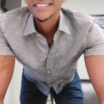 Aldri Anunciação Instagram - *Às vezes a felicidade está em lugares inusitados e simples, né? *Sendo feliz com uma camisa! #look #lookdodia #astral #Felicidade Salvador, Bahia, Brasil - SSA