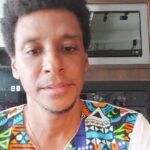 Aldri Anunciação Instagram – *Se você é fã de Ed Sheeran, deve estar aliviado com a notícia: o cantor britânico foi inocentado no julgamento do caso de plágio de música de Marvin Gaye.
*O processo acusava Sheeran de copiar trechos de “Let’s Get It On”, um dos clássicos do artista americano, para a sua música “Thinking Out Loud”. A acusação alegava que os acordes, a batida e as melodias eram muito semelhantes.
*No entanto, o júri decidiu que não houve plágio. Ou seja, a música de Ed Sheeran é original e não infringe os direitos autorais da obra de Marvin Gaye.
*A notícia é um alívio para o cantor, que poderia ter que pagar uma indenização milionária em caso de condenação. Além disso, também é uma vitória para os artistas que lutam por sua liberdade criativa.
*É importante lembrar que o plágio é um crime e deve ser evitado a todo custo. Mas também é necessário ter cuidado para não confundir inspiração com cópia, já que a arte se alimenta de referências e influências.
*Se você é um músico ou está começando na carreira, fique atento aos direitos autorais e busque sempre ser original em suas criações. E se você é fã de Ed Sheeran, pode ficar tranquilo: o cantor não copiou nenhuma música de Marvin Gaye.
*Técnicos da área musical destacam que a harmonia de ambas as músicas são a mesma, porém as melodias são diferentes.
*Na verdade eu sempre lembrei da LETS GET IT ON quando ouvia THINKING OUT LOUD. Mas sabemos que isso não é o suficiente pra caracterizar plágio.
*Sugiro qye siigamos nas criações mas sempre reverenciando as referências e os que pisaram primeiro nesse chão.
#EdSheeran #MarvinGaye #plagio #direitosautorais #liberdadecriativa #criatividade #influencias #referencias #musicos #musica #inspiracao #thinkingoutloud #LetsGetItOn #industriaMusical #justica Salvador, Bahia, Brasil – SSA