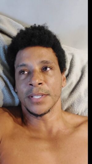Aldri Anunciação Instagram - *ACORDAR & REFLETIR*  PL 2630

*O Projeto de Lei das Fake News pode mudar a forma como as plataformas digitais lidam com a moderação de conteúdo. 

*Caso aprovado, as empresas poderão ser punidas com multas elevadas se não agirem diligentemente para prevenir práticas ilícitas em seus serviços.

* Além disso, as empresas poderão ser responsabilizadas civilmente pela circulação de conteúdos que se enquadrem em crimes já tipificados na lei brasileira, como crimes contra o Estado Democrático de Direito, racismo e violência contra a mulher. 

*As empresas só serão punidas se o conteúdo for patrocinado ou impulsionado, ou se falharem em conter a disseminação de conteúdo criminoso.

 *PL segue as regras estabelecidas na Lei dos Serviços Digitais, adotada recentemente pela União Europeia.

*PL 2630 ainda reza sobre Direitos Autorais e Conteúdos Jornalístico.

#semfiltro
#nofilter
#PL2630
#conteúdodigital 
#conteúdodeinrernet
#fakenews
#responsabilidade
#respeito
#direitoautoral
#crianças
#informação
#informaçãosegura
#verdade