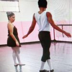 Aldri Anunciação Instagram – *DIA MUNDIAL DA DANÇA*
*Role pro lado e repare a minha desafiadora quinta posição nos pés da terceira foto. 😊

*O Dia Mundial da Dança é comemorado no dia 29 de abril. 

*Foi instituído pelo “Comitê Internacional da Dança” da UNESCO (Organização das Nações Unidas para a Educação, Ciência e Cultura) no ano de 1982.

*Vc acompanha esses passos de dança neste final de semana no @programaconexaobahia  na tela da @tvbahiaoficial.

#dança
#diamundialdadança
#ballet
#quintaposição

Obs: Na foto com as queridas @daniiielaguedes e Profa. Venécia.

Foto tirada pela @ebatecabrotas_horto Salvador, Bahia, Brasil – SSA