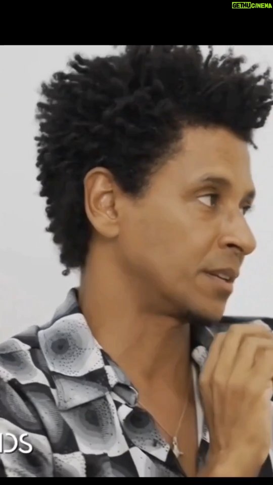 Aldri Anunciação Instagram - O LEVANTE - Parte 03 *Qual a melhor linguagem pra se falar de racismo? Obs: Trecho de uma conversa incrível com a turma potente do Trace Trends. @tracebrasil @melaninaacentuada #levantecontemporâneo #levanteestéticonegro #narrativas #blackart #artenegra #levantenarrativo #blackesteticrebelion São Paulo, Brazil