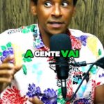 Aldri Anunciação Instagram - 🥎 Quem vc tá escurando? 🤔 *É crucial para os jovens artistas negros procurarem referências dentro da sua própria comunidade negra. *Além de se inspirarem em artistas negros e negras, é importante buscar referências que representem a diversidade e a riqueza da sua cultura. *Isso não só fortalece a identidade artística, mas também ajuda a evitar a sabotagem e a autosabotagem, contribuindo para uma narrativa mais autêntica e significativa. *Encontrar inspiração em mentoras e mentores negros e negras pode promover um crescimento mais assertivo e alinhado com a própria história e vivência, possibilitando uma expressão artística mais genuína. *Cuidado com a escuta! OBS: Trecho do papo inspirador com Raoni Oliveira no Tapioca Podcast #mêsdaconsciêncianegra#CulturaNegra #ArteNegra #Inspiraçãoauténtica Salvador, Bahia, Brasil - SSA