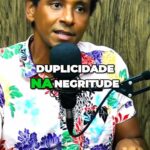 Aldri Anunciação Instagram - 🎈A DUPLICIDADE DA NEGRITUDE🎈 *Você é negro, brasileiro, ou os dois? *O livro "Namíbia, não!"  (Ed.Perspectiva)  e o filme "Medida Provisória" jogam luz nessa questão, mostrando que é possível ser ambos, mesmo que a sociedade às vezes não entenda bem essa encruzilhada. *Essas histórias nos fazem pensar sobre quem somos e como somos vistos. *Não perca: "Medida Provisória" no Supercine, sábado, 11/11/23 na TV Globo. Vem com a gente descobrir mais sobre essa rica identidade! #NegritudeBrasileira #SomosTodosUm #NamibiaNao #MedidaProvisoria #SupercineGlobo #IdentidadeDupla #CulturaAfroBrasileira #Brasilidade #NegroEBrasileiro #mêsdaconsciêncianegra #editoraperspectiva #aldrianunciação #lázaroramos Salvador, Bahia, Brasil - SSA