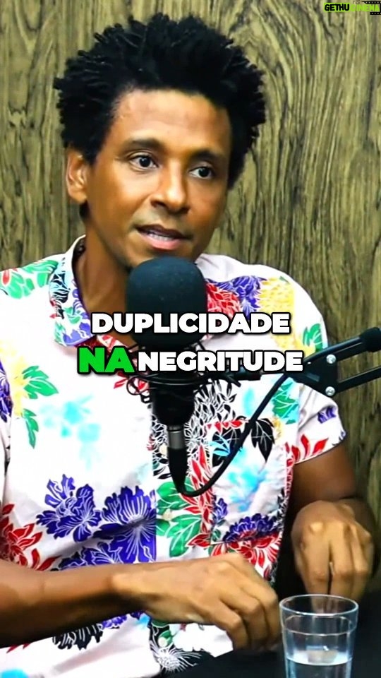 Aldri Anunciação Instagram - 🎈A DUPLICIDADE DA NEGRITUDE🎈 *Você é negro, brasileiro, ou os dois? *O livro "Namíbia, não!" (Ed.Perspectiva) e o filme "Medida Provisória" jogam luz nessa questão, mostrando que é possível ser ambos, mesmo que a sociedade às vezes não entenda bem essa encruzilhada. *Essas histórias nos fazem pensar sobre quem somos e como somos vistos. *Não perca: "Medida Provisória" no Supercine, sábado, 11/11/23 na TV Globo. Vem com a gente descobrir mais sobre essa rica identidade! #NegritudeBrasileira #SomosTodosUm #NamibiaNao #MedidaProvisoria #SupercineGlobo #IdentidadeDupla #CulturaAfroBrasileira #Brasilidade #NegroEBrasileiro #mêsdaconsciêncianegra #editoraperspectiva #aldrianunciação #lázaroramos Salvador, Bahia, Brasil - SSA