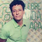Aldri Anunciação Instagram - *Hoje é segunda-feira... um dia para refletir e renovar as energias para enfrentar os desafios da nova semana que se inicia. E ao olhar para o mundo ao nosso redor, é importante lembrar da cor verde da ESPERANÇA. *A esperança, aquela chama que nos impulsiona a acreditar em dias melhores, é algo que precisamos manter viva. E nesta segunda, é um convite para depositarmos essa esperança não apenas em nossos sonhos pessoais, mas também na busca pela paz e harmonia em um mundo marcado por inúmeras guerras e conflitos. *Se voltarmos nosso olhar para o Oriente Médio e tantos países como Israel, Rússia, Ucrânia, eles têm enfrentado batalhas que parecem intermináveis. No entanto, é preciso ter ESPERANÇA de que um dia esses conflitos possam encontrar uma solução pacífica, em que todas as nações possam coexistir em harmonia. *E aqui, nas ruas de Salvador e do Brasil, também vivenciamos nossas próprias "GUERRAS" diárias. Seja contra as injustiças sociais, a violência ou a falta de oportunidades, é necessário não perder de vista a esperança de um país mais justo e igualitário. *No entanto, essa ESPERANÇA não deve ser uma passividade em relação aos problemas do mundo. Ela deve ser uma motivação para a ação, um estímulo para buscarmos um mundo mais empático. *A palavra empatia vem do grego "pathos", que significa sentir ou ao menos imaginar a dor do outro. Ser VERDEMENTE empáticos é compreender que todos nós, independentemente de nossa origem, cor ou religião, compartilhamos o mesmo desejo de paz, segurança e felicidade. *Portanto, nesta segunda, convido todos a refletirem sobre a importância de sermos mais EMPÁTICOS em relação a tudo o que está acontecendo. Ao invés de buscar prazer em assistir explosões e tragédias, direcionemos nossa energia para buscar soluções pacíficas, para estender a mão e ajudar quem precisa, para lutar por um mundo onde a EMPATIA seja a base de nossas relações. *Que esta segunda-feira seja um dia de renovação de ESPERANÇA. Que possamos cultivar a empatia e lembrar que somos todos seres humanos, buscando uma vida melhor. #SegundaVerdeDeEsperança #EsperançaPelaVida #ResoluçãoDasGuerras #EmpatiaMundial #SentirADorDoOutro #MundoMaisEmpático Salvador, Bahia, Brasil - SSA