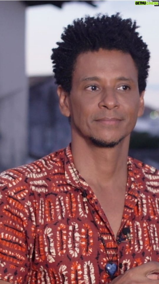 Aldri Anunciação Instagram - 🌕☀️06 Anos do Conexão Bahia🌕☀️ *Encontrar e conversar com pessoas ao longo dos anos de Conexão Bahia tem sido uma experiência de aprendizado incrível. Ao longo do tempo, o programa já contou mais de mil histórias, e o impressionante é que eu me lembro de cada uma dessas pessoas. *Elas deixaram uma marca em mim e influenciaram minha forma de ver a vida. *Além disso, essas histórias cativaram milhões de espectadores que nos acompanham todas as manhãs de sábado na TV Bahia, afiliada da TV Globo. Cada pessoa que passou pelo Conexão Bahia contribuiu para o sucesso do programa, e sou grato por cada uma delas. *Essas histórias mostram a diversidade e a riqueza cultural do nosso estado, além de nos ensinar importantes lições de vida. É gratificante saber que o programa tem o poder de conectar pessoas, revelando a beleza e os desafios que todos enfrentamos. *Nesse tempo de Conexão Bahia, conheci pessoas que lutaram contra adversidades, que mostraram força e resiliência, que compartilharam suas paixões e talentos. Cada encontro foi uma oportunidade de aprender e crescer como pessoa. *Portanto, sou grato e amo todos aqueles que fizeram e fazem parte do Conexão Bahia. São eles que tornam o programa especial e único. Que possamos continuar a nos conectar e a compartilhar histórias inspiradoras por muitos anos ainda. Obrigado a todos! *Importante agradecer e amar essa equipe linda e apaixonada que faz o programa Conexão Bahia... Andréa, Maria, Silvana, Karen, Ângelo, Marcio, Nino, Alex, Ary, Roberto Carlos, Mustafá, Anderson, Fabinho, Rafael, Sandro, Pedro, Alan, Jorge, Charles, Diogo, Boyd, Espírito Santo, Michele, Juliana, Marbson e Suleide. Uma menção especial a @mirasillva, @brizamenezes, Renata Menezes @jornadadoautoamor e nosso lindo Joedson Miguez (pança). 🤎🤎🤎🤎 Salvador, Bahia, Brasil - SSA