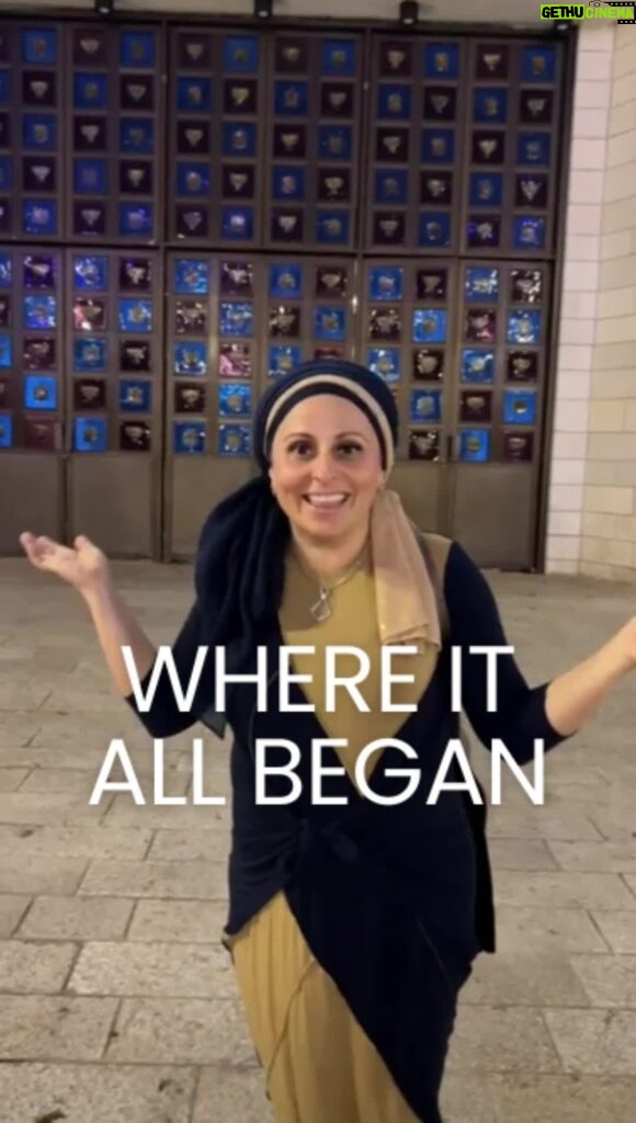 Aleeza Ben Shalom Instagram - The spot where it all began! Loved hosting this amazing Challah bake at the Great Synagogue in Jerusalem this past week. We gatherer in unity and prayer for divine protection for our brave soldiers and fervently praying for the safe release of hostages. 🙏🕊️ @jerusalemgreatsynagogue #amen #prayer #challahbake #unity.#amyisraelchai