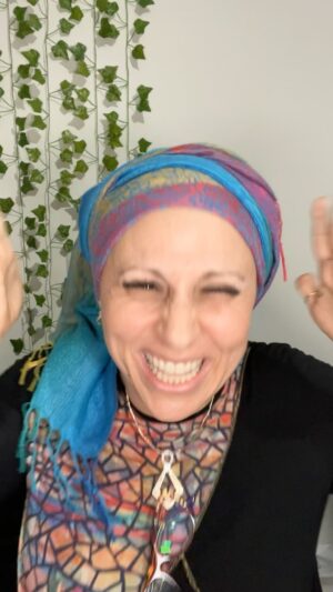 Aleeza Ben Shalom Instagram - 🤣 You send me reel. I send you reel. Do you know what that means?  That means we are in a reel-ationship🤣

Tag a friend who you're in a reel-ationship with! 

#reelationship #humorreels #funnyvideos #funnymoms #millionairematchmaker #matchmakers