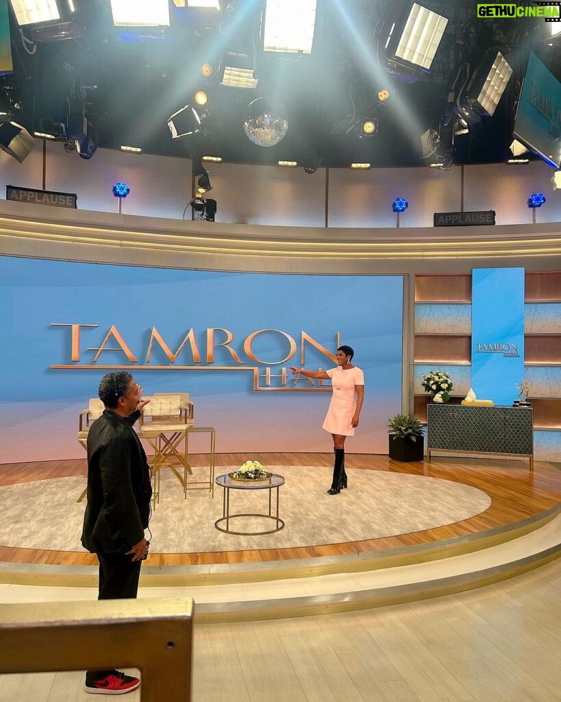 Aleeza Ben Shalom Instagram - Honored to support my friend @aleezabenshalom on the @tamronhallshow! Can’t wait for you all to see it on Monday!🩷✨ #tamronhallshow #jewishdating #jewish #dating #matchmaking