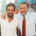 Alejandro Ávila Instagram - El tiempo pasa y seguimos: Seguimos VIVOS, recordando, admirando. Seguimos LOCOS enamorando, creando. Y Seguimos fuertes en la convicción de llevarles a sus corazones historias de amor , historias de ayer y de hoy, con las ganas de ser y de estar por SIEMPRE juntos. Gracias por tu TALENTO y AMISTAD mi adorado @ferdinandoval tq 😘