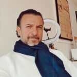 Alejandro Ávila Instagram - Escribe con tus acciones, la historia con la que quieras ser recordad@! #perfiles Write with your actions, the history you want to be remembered with! #happy #smile #profile