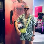 Aleksandr Malinovskiy Instagram - #Майами #Америка #Месси и 1’5 млрд$! ⠀ Количество Месси поражает: рекламные билборды, граффити, автобусные остановки, магазины adidas с его мерчем и тд… ⠀ А еще самый дорогой контракт за всю историю мирового спорта…🔥 #america #miami #messi