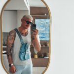 Aleksandr Malinovskiy Instagram - Как, порой, 1 деталь тотально меняет все восприятие человека. Мне однозначно нравится белый цвет. Хотя, лет пять назад мне не понравилось совершенно. Возраст) это все он😂