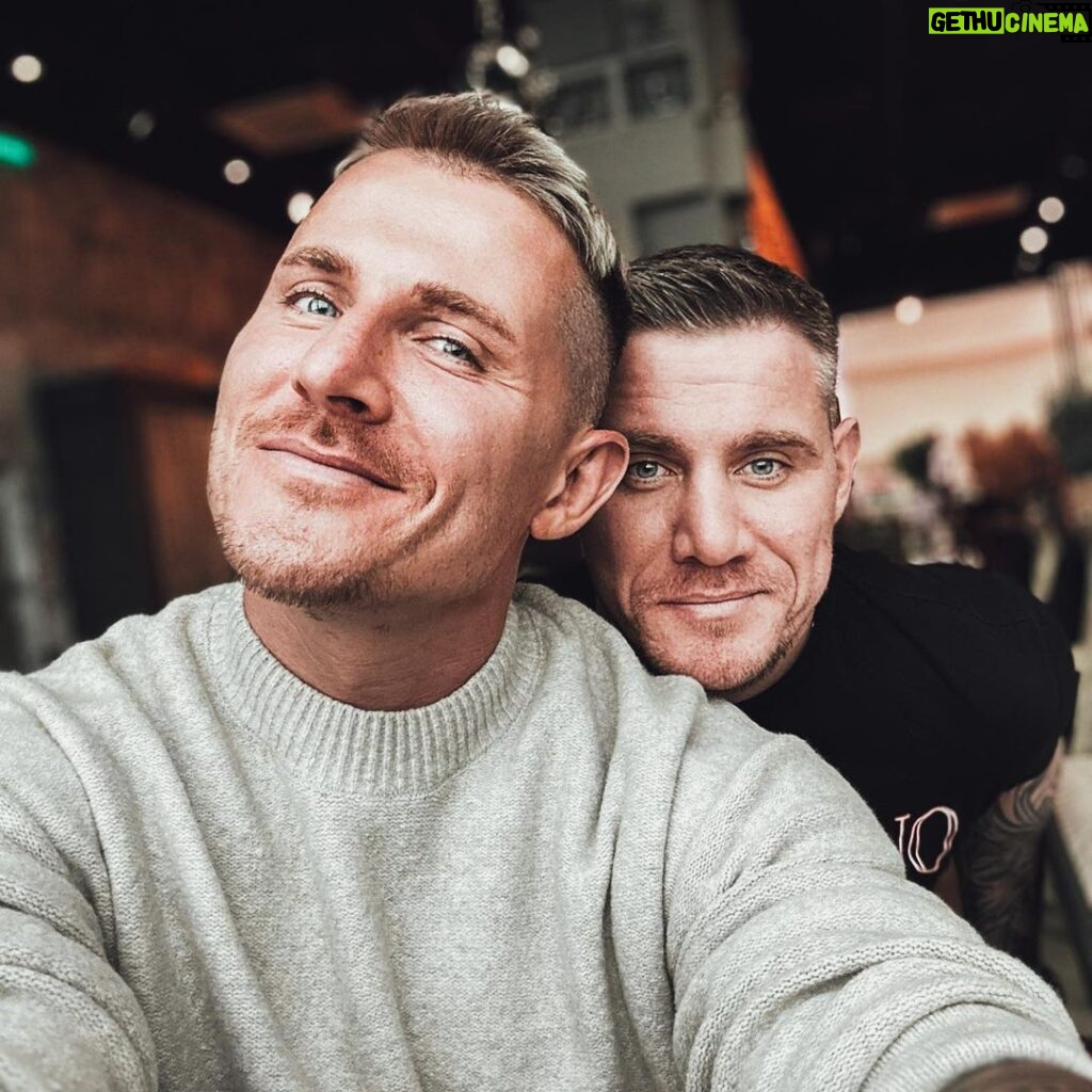 Aleksandr Malinovskiy Instagram - Мой…❤️❤️❤️ #братья #близнецы #brother #twins
