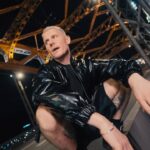 Aleksandr Malinovskiy Instagram - Святыми да грешными… Были дни безутешными… Только она спасет … Королева-Любовь 👸❤️ ⠀ 🚨 4 декабря - Клуб 16 тонн… Вместе с @alena____fox устроим жаришку! ⠀ P.S. Не забудьте жаропонижающее! Будет действительно 🔥… 🎥 @starro.pro 🔥 Москва • Moscow