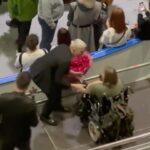 Aleksandr Malinovskiy Instagram - Этому видео больше месяца! Я очень сомневался, но все-таки решил его выложить в стену! Длинные посты не читают, я понимаю, но я хочу рассказать эту историю! ⠀ Я увидел эту девушку перед началом концерта на танцполе. Она так одиноко сидела в своей коляске, ожидая начала, периодически поглядывая в телефон! Она сразу привлекла мое внимание и я стал наблюдать за ней! Наблюдать и  ждать, что может быть она не одна, что она с друзьями, но время шло, до начала концерта оставалось немного времени, а она все также одиноко сидела в своей коляске. ⠀ Единственное, чего мне хотелось в ту секунду - это как-то ее порадовать. Не знаю почему! Вот просто такой порыв! Дальше, собственно, все было, как в тумане! ⠀ Ровно в эту секунду подошел мой брат с букет красивейших французских роз! Все, что я смог ему сказать: «Брат, прости»! Я выхватил этот букет и побежал! В тот момент я пытался ответить себе на тысячу вопрос: «А стоит ли? А не обижу ли я ее? А что, если это вообще ее единственные цветы? А правильно ли это и тд»... в голове была каша, но я бежал! ⠀ И вот я стою у коляски этой девушки и смотрю ей в глаза! Это невозможно описать, но в ее глазах была буря эмоций: был испуг, был шок, было удивление, был страх, было волнение, была радость, были слезы, был восторг... там было все! Она так разволновалась, что с трудом сказала: «Александр, спасибо»! Я пожелал ей отлично вечера, поставил цветы перед ней и ушел. ⠀ Вернулся к брату, обнял его и знаете ... ревел ... от внутренней радости! ⠀ Через пару недель это видео мне прислали мои подписчики из какого-то телеграм канала и от комментариев к нему я думал, что вообще никогда сам лично не покажу это видео, но я попал на концерт Ани Лорак @anilorak , который просто пронизан любовью к миру, любовью к зрителям, любовью к семье, а затем попал на концерт Евы Власовой @singer_eva_vlasova , который пронизан настоящностью и трогательностью! ⠀ И все последние дни я думаю о том, что нами так мало транслируется доброты, хотя, это очень важно! А о тех случаях которые происходят мы не говорим, боясь осуждения общества! Осуждения за доброту! Маразм, конечно! ⠀ Так вот оставляю это здесь! Пусть будет! Всем любви и добра! ❤️