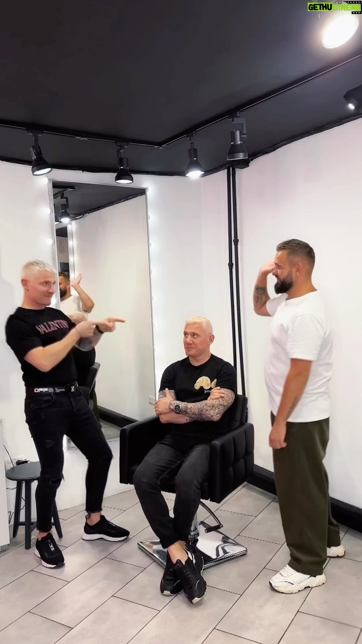 Aleksandr Malinovskiy Instagram - И все-таки мы это сделали с ним…✂️👨🦳😂 @kosolapov_yury