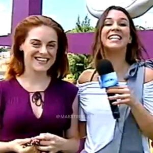 Alessandra Maestrini Instagram - Esse talvez seja o #TBT mais pedido por vocês! A visita de @alessandramaestrini a cidade de Pato Branco! Com direito a causos, pontos turísticos, visita ao Patão, medalha de cidadã honorária e uma vaneira socadona, daí! 🦢🤍 📽 Vídeo Show l Globoplay #alessandramaestrini #bozena #tomaladaca #humor #patobranco