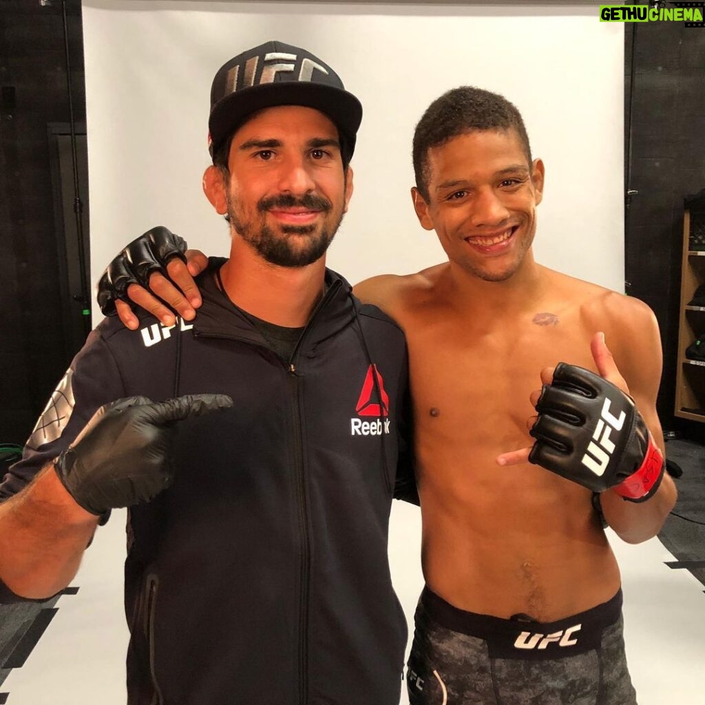 Alex Caceres Instagram - Always an experience! I would like to say thank you @enricococcobjj for helping bring back full circle ⭕️ as well as the @ufc #ufc it’s always a pleasure, shout-out to @ufccutman for hooking up the wraps as always excellent work, and I’d like to thank my opponent @austinspringermma for stepping in on short notice #respect I know how hard that can be, one love sir and last but not least all my friends family and fans for all the love and support. Let’s do it again! #alexcaceres #vegan #plantpowered #mma #ufc #vegas #life