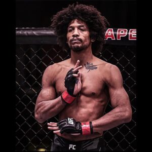 Alex Caceres Instagram - 👊🏽🚨New guest alert!🚨

MMA fighter & #15 in the UFC featherweight rankings @i_am_here_now_alex joins us!🔥

-
📥DM ur fan questions or 👇🏽comment below! 
-
#SexAndViolenceWithRebelGirl 🎙💋
#UFC #MMA #BruceLeeRoy #AlexCarceres