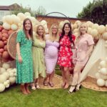 Alexa Davies Instagram - Time moves so quickly down south that when you go back up north, some of your friends are already mothers and others are about to be. I love my girls so much 💕