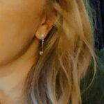 Alexa Davies Instagram - Thank you so much to @anythinggoesuk for inviting me to last nights Gala Performance🎉. What a show! It was good to be back in a theatre being blown away by such talent. 👏🏻 A huge thank you also, to @bespokebymb for these incredible earrings. ✨They are so so beautiful and Barnabas is so brilliant to work with 🥰 I can’t thank them enough! Xx