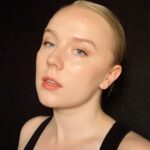 Alexa Davies Instagram - Self taping in this heat has got me feeling three types of ways 🔥