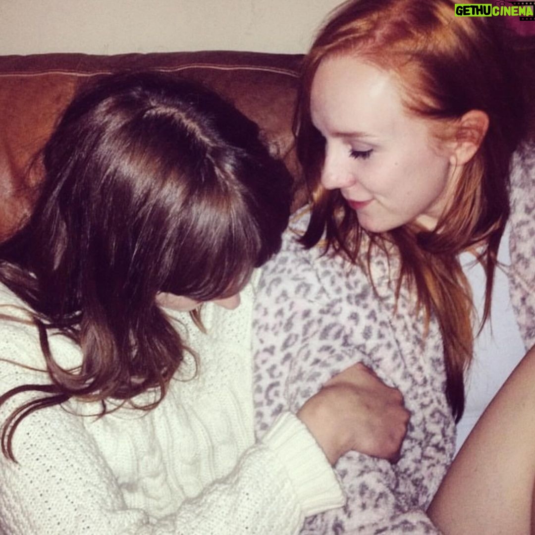 Alexa Davies Instagram - We met as teenagers, almost children, and today we celebrate her 30th birthday. How lucky am I to have the most wonderful woman to call my best friend. Here’s to lunch time sessions. Here’s to “well I’m paying for her”. Here’s to euphoria cappuccino’s. Here’s to 24 hour shut ins. Here’s to camel. Here’s to Groucho. Here’s to l’eto. Here’s to you. Forever my brunette, forever my ‘Rachel’, forever my pea. Love you @cescadolan