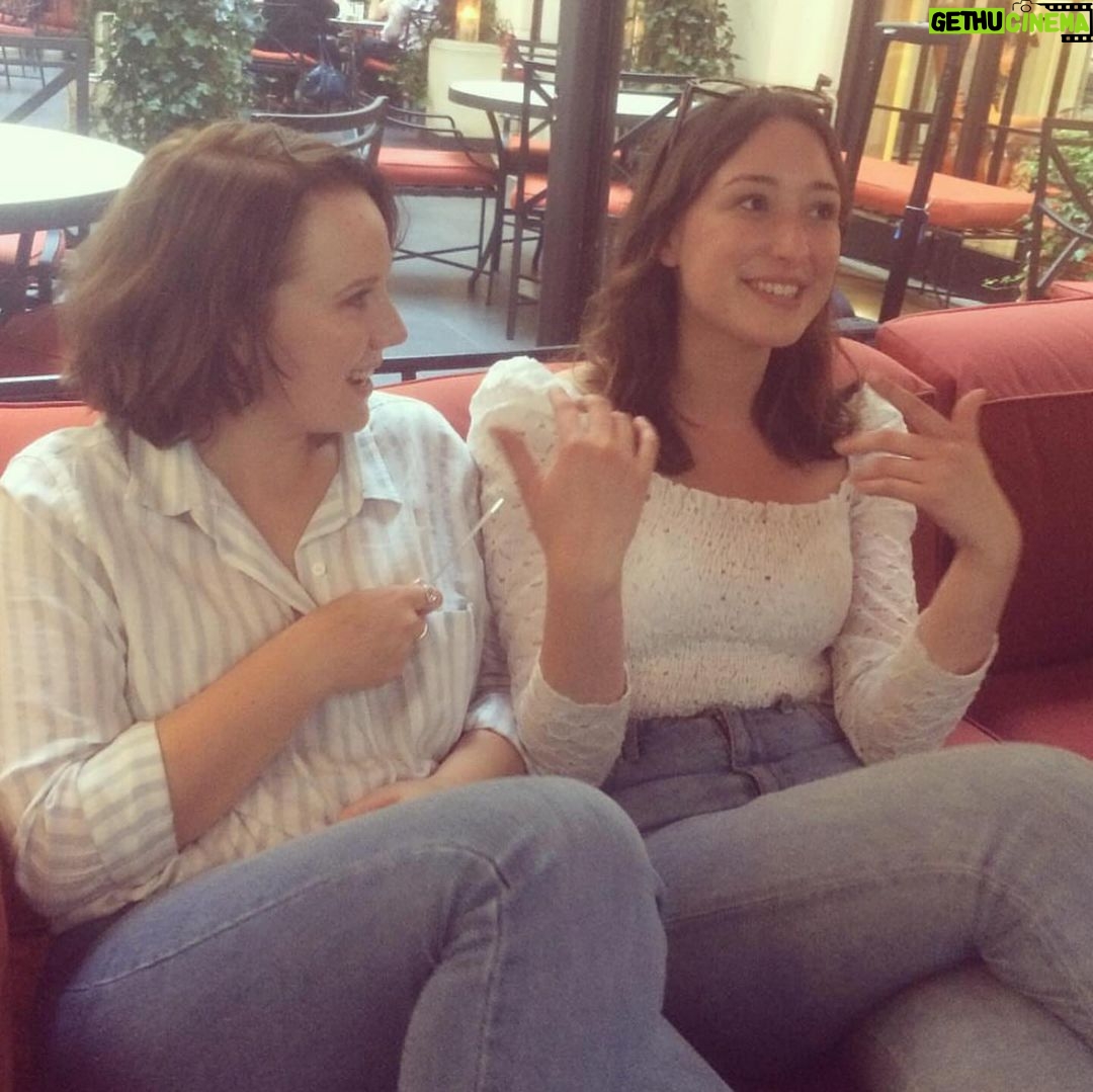 Alexa Davies Instagram - We met as teenagers, almost children, and today we celebrate her 30th birthday. How lucky am I to have the most wonderful woman to call my best friend. Here’s to lunch time sessions. Here’s to “well I’m paying for her”. Here’s to euphoria cappuccino’s. Here’s to 24 hour shut ins. Here’s to camel. Here’s to Groucho. Here’s to l’eto. Here’s to you. Forever my brunette, forever my ‘Rachel’, forever my pea. Love you @cescadolan