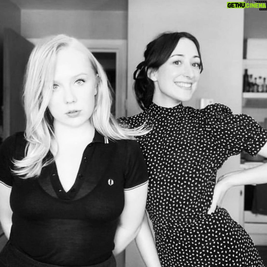 Alexa Davies Instagram - We met as teenagers, almost children, and today we celebrate her 30th birthday. How lucky am I to have the most wonderful woman to call my best friend. Here’s to lunch time sessions. Here’s to “well I’m paying for her”. Here’s to euphoria cappuccino’s. Here’s to 24 hour shut ins. Here’s to camel. Here’s to Groucho. Here’s to l’eto. Here’s to you. Forever my brunette, forever my ‘Rachel’, forever my pea. Love you @cescadolan