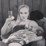 Alexa Davies Instagram - My oldest, dearest friend in the world got married and this is all the coverage I got. Yes I will hold your babies while you relax, I’m an auntie in training.