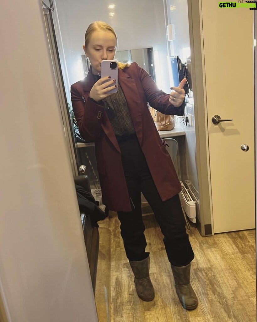 Alexa Davies Instagram - Cobra Rebellion Thursdays 9pm on Sky and available on NowTV now! I say this all the time but I looooove working on Cobra and I looooove working for @newpicturesltd. Quick breakdown 1. Just trying to look like a cool girl in my trailer 2. Janes birthday! There was cake! 3. Our Lady and saviour with the best team around. 4. Briefing the PM is easier in uggs. 5. Not a very good shot of the coolest set this series but I needed a picture of the cool Star Wars doors. Watch it so we can make more.