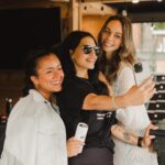 Alexandra Giroux Instagram - Moms’ Night Out! De belles rencontres faites au @chalet_laurentides_luxe ! 📸: @byarilariviere @arilariviere Saint-Sauveur-des-monts, Quebec