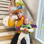 Alexandra Giroux Instagram - Trick or Treat 🍬👻! Happy Halloween 🎃 #kids #halloween #halloweencostume #family #familyreunion 🧡