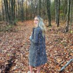 Alexandra Giroux Instagram – J’ai compris après qu’une photo d’automne c’est quand les feuilles sont toujours dans les arbres et non mortes par terre 🍁😅 #instababe 😂 #jokeofcourse 
–
💇🏼‍♀️: @cdextensions X @michael.jeanlaurin Sainte-Anne-des-Plaines, Quebec