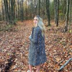 Alexandra Giroux Instagram - J’ai compris après qu’une photo d’automne c’est quand les feuilles sont toujours dans les arbres et non mortes par terre 🍁😅 #instababe 😂 #jokeofcourse - 💇🏼‍♀️: @cdextensions X @michael.jeanlaurin Sainte-Anne-des-Plaines, Quebec